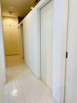 ポーラ ザ ビューティ 金沢有松店(POLA THE BEAUTY)/エステルームは4個室完備