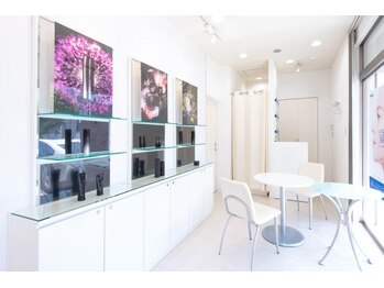 ポーラザビューティ POLA THE BEAUTY 守谷店/明るいカウンセリングスペース
