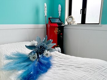 ヴィーナス 東岡山店(Venus)/Tiffany blueが映える明るい店内