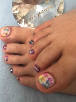 ザ ビューティサロン レン(The Beauty Salon Ren)の写真/《サンダルを履く機会が増える季節は足元を美しく彩る♪》フットもデザインにこだわりたい方は当店へ☆