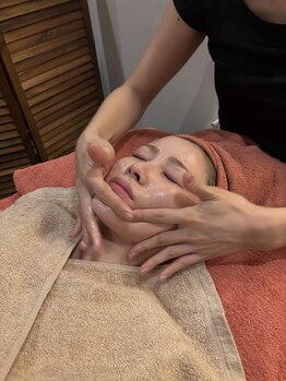 エステティックサロン ル ソイル(Le seuil)/【1】クレンジング