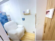 バイロンベイトーキョー(BYRONBAY TOKYO)の雰囲気（小さな個室ながらくつろげる空間をご用意しております。）