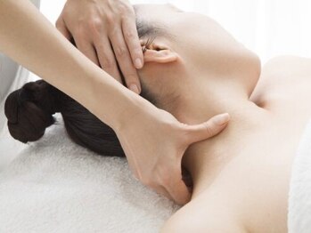 レアティ(Leathy)の写真/【首/肩のつらさを根本改善＋理想の美ボディへ】男女問わず人気の本
格ケア！