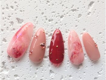 ジュネル/いちごミルクネイル