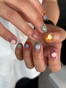 ニー(nee)の写真/デザイン力抜群のネイリストがあなたの好みをキャッチして理想以上の映えるショートネイルをご提案◎