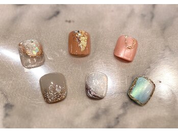 ネイルアンドアイラッシュ アヴィ(Nail and Eyelash A'vi)/フットジェルネイル