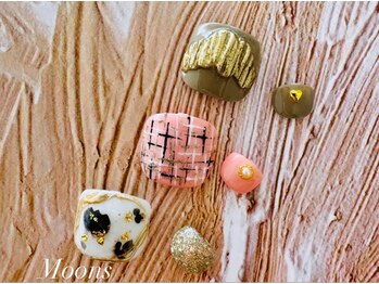 ムーンズ(Moon's)/