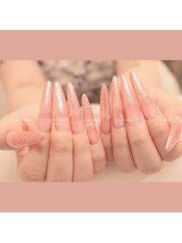 エシンネイルアート 池袋(Eshin nailart)の写真/短い爪や割れやすい爪など自爪に自信がなくてもOK!自然で美しい長さ出しで理想の指先を叶えます♪