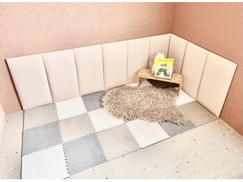 リッツバイクレル 長野駅前店(RITZ by CLAIR)の写真/【個室キッズスペース完備★】お子様連れOK！ママもまつげパーマ・アイブロウを楽しめるサロン♪