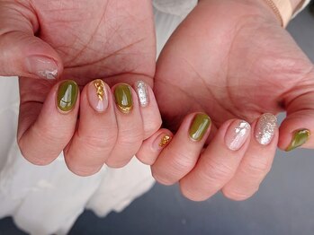 ネイルスミス 高松店(Nailsmith)/カーキ×ミラー