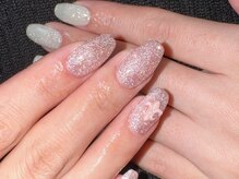 御爪処 あんみつの雰囲気(トレンドフラッシュネイル×パーツ)