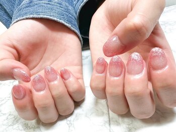 アロマローズ(Aroma Rose)の写真/《スカルプ初めての方も★》長さ出しでお悩みを解消♪自爪が薄い/深爪/二枚爪などに!爪風仕上げも◎