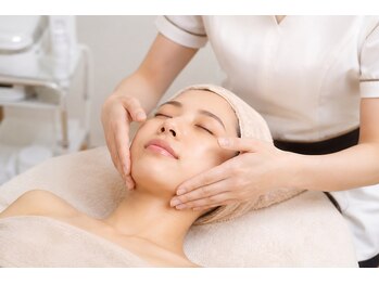 ビューティーアートサロン フェンネイル(Beauty Art Salon Fen Nail)の写真/憧れの潤い美肌へ導く！特許取得の高濃度生コラーゲンを肌深部まで！限定価格で毛穴・しみ・たるみケア☆