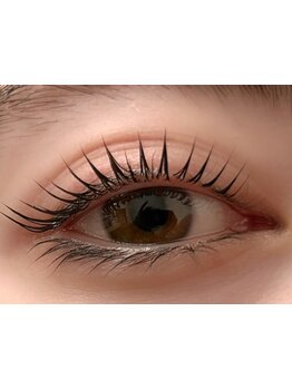 ナチュラル上品な目元にしたい