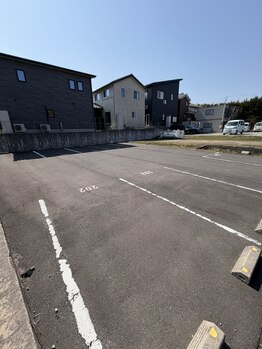 Lambell Beauty Studio./