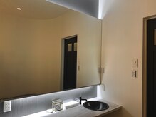 全個室にパウダールーム完備！メイク直しもそのまま個室で◎