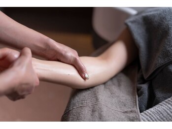 メリーダブリュー(Merry W)/ハンドマッサージで冷え性知らず