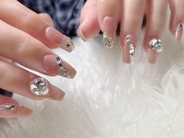 ビジューラインブライダルネイル