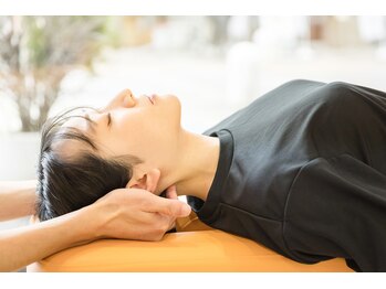 ぷらす鍼灸整骨院 分倍河原院/首のマッサージ