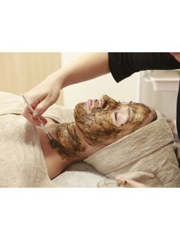 ホウレイ線・たるみ改善！予防ケア