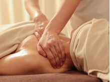 ケリービューティーサロン(kelly beauty salon)の雰囲気（肩、首、デコルテの凝りをオイルで流し血流を良くします。）