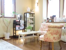 なでしこ.の雰囲気(ゆったり待合空間と完全個室で初めての方も安心です。)