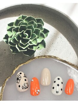ネイルバズ(Nail BUZZ)/初回ソフトジェルオフ込6800円