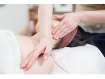 ヒロコ(HIROCO)/マッサージ(デコルテ)