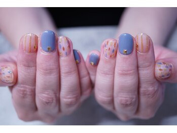 プチリリィ(Petit Lily)/個性的にデザインの秋ネイル