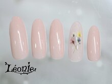 レオニー(Leonie)/シンプル押し花ネイル