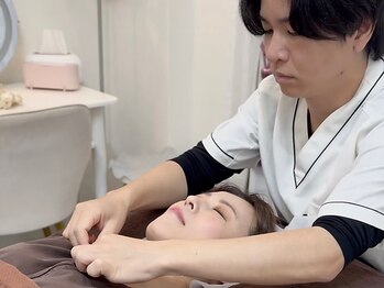 鍼灸院Glorious銀座【4月オープン(予定)】の写真/《プロによる妥協のない施術》悩み抜いた首痛・不調にダイレクトに届く!原因分析×独自の鍼技術で根本改善