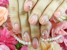 ネイルサロン 爪吉/曲線ラインとストーンが上品☆
