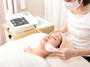 サロンドボーテ アグライア(Salon de beaute AGLAIA)/ヒト幹セラム導入