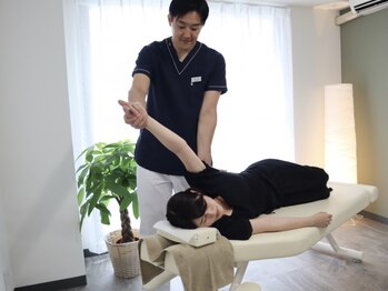 よしぬま整体院 八王子の写真/【猫背矯正・姿勢矯正】気になる巻き肩・猫背を改善◆デスクワークやスマホで崩れた姿勢をリセット!!