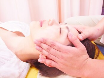 やわらカイロプラクティック新宿院/糸を使用しないリフトアップ!?