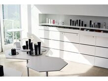 ポーラ SALON+AOYAMA店(POLA)/ショップエリア