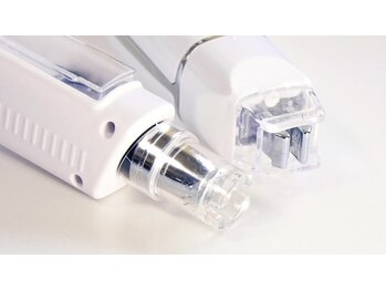 ホワイトベリー(White Berry)/刺さない美容鍼 エアバリ導入★