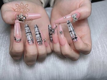 ウメネイルスタジオ(UME NAIL STUDIO)/* 長 さだしやり放題×つけ放題