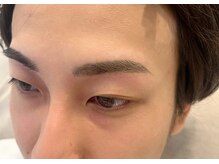 ユニルーム(uni room)/次眉を生かしたアーチ眉