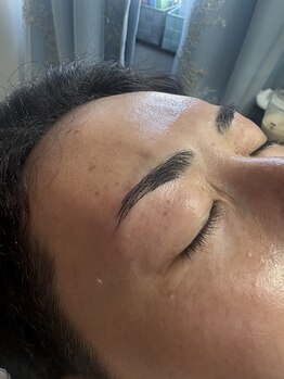 アリー(Allee)の写真/新しい自分を見つける！メンズアイブロウで魅力的な眉に変身しよう☆眉毛パーマで自信をプラスします♪