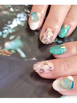 ユイアス(YUias...)/ビジューレオパードネイル