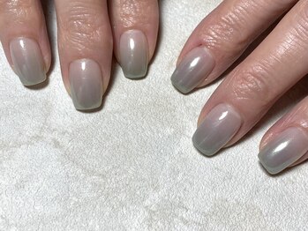 アロナ ネイルサロン アンド スクール(alona)/こだわりの3段つやつやグラデ