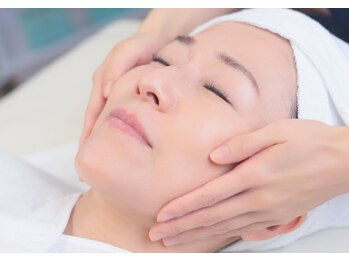 サティスサロン 浜町(satis salon)の写真/【OPEN記念】高千穂ヒートマット発汗×痛気持ちいい強圧リンパで徹底疲労回復!完全個室サロン♪
