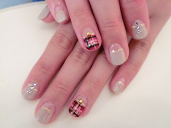 ネイルアンドビューティーサロン スター サファイア(STAR SAPPHIRE)/定額制アートジェル　６４８０円