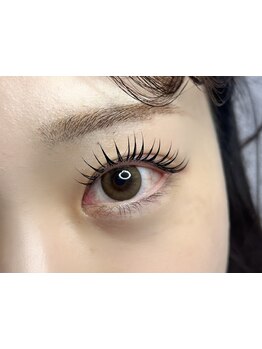 ナチュラル上品な目元にしたい