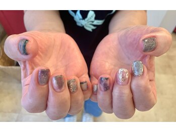 大人のニュアンスネイル