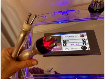 エルブラン(Herb ame)/お顔用ラジオ波(RF)目元