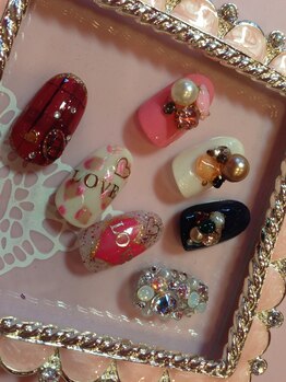 桜花ネイルサロン/1ポイントデザイン　１本500円～