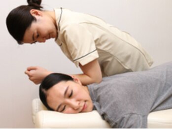 パウワウ メルサ自由が丘店/体重乗せて肩こりを芯からほぐす