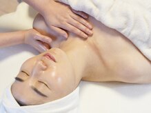 TEN Aesthetic【艶肌・肌質改善・五臓漢方よもぎ蒸し】【7/2　NEW　OPEN（予定）】/3.肩首オイルマッサージ